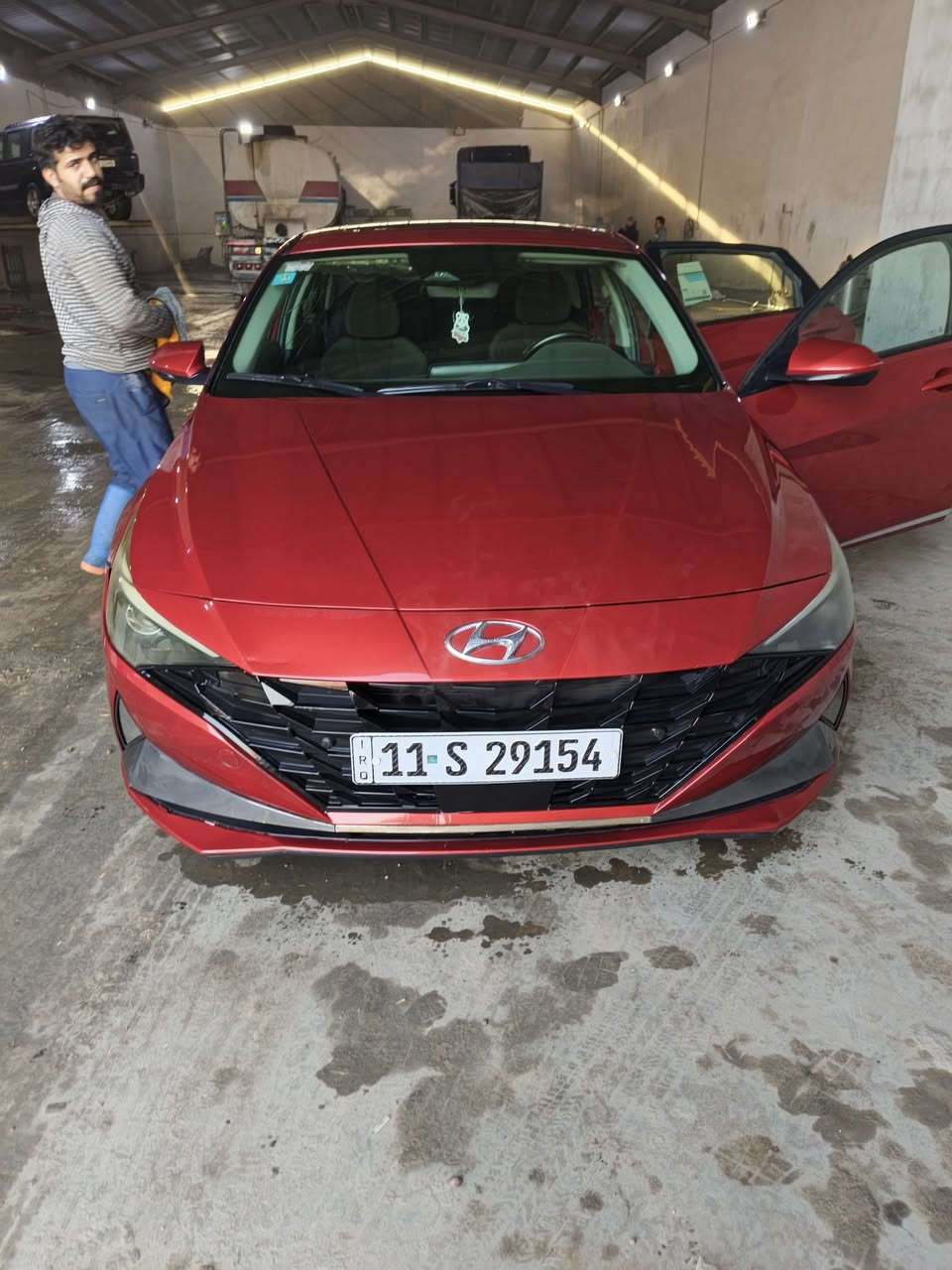 السلام عليكم الانترا موديل ٢٢ فول مواصفات حادثه بنيد فقط وبارد بل الجاملغ الأمامي قليل وبيها شخوط بل البنيد بس يروح بل البوليش  سياره ماشيه ٦٥ ألف فقط يعني عله كد روحتي لدوام ممتعوبه السعر ١٤٥ /  *********** عنواني حي السلام قرب فلكة كماليه
