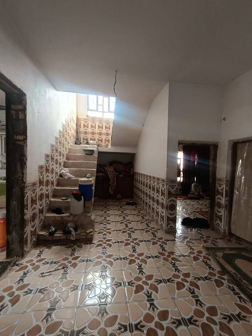 السلام عليكم
بيت للبيع 175 مساحته 
حاوي العباس قرب مولدة ابو سجاد 
***********
