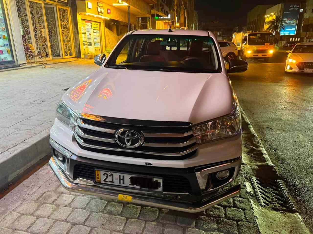 السلام عليكم 
هايلوكس 2021 سعودي مكفوله كفاله عامه سياره جديده واستخدام بيت رقم سلمانيه باسمي ماشيه 105 
سعر 260 وبيها مجال قليل 
عنوان كراده او خضراء 
***********

