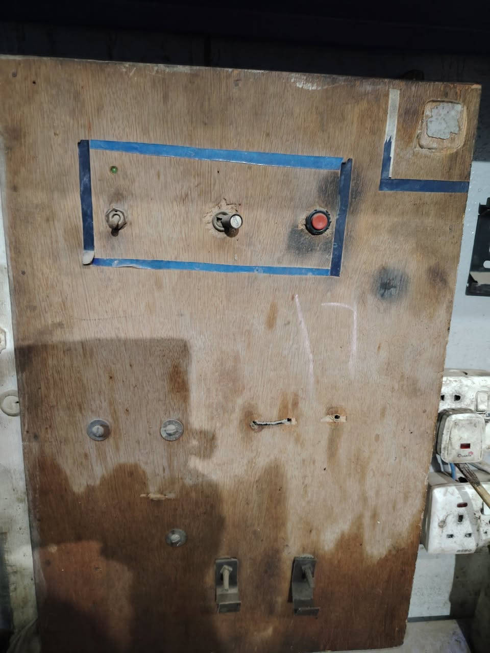 بطل تنظيف بلكات مع بورد لفحص بلكات للبيع

.


**إذا كنت صاحب هذا الإعلان وتريد حذفه لأي سبب، رجاءا أرسل رسالة إلى الدعم الفني**