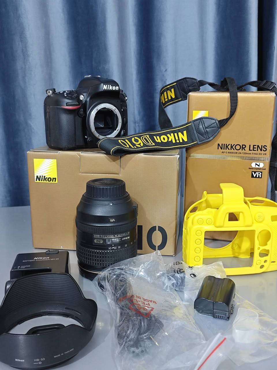 نيكون D610 فول فريم
عدسة نيكون الاحترافية 24-120 mm فتحة f/4
(مانع اهتزاز VR وعزل النانو). العدة كاملة بكرتونتها وأغراضها،
شترها 83 الف استخدام بيت تصوير منتجات 
نظافة 95 %
كربلاء .
***********
