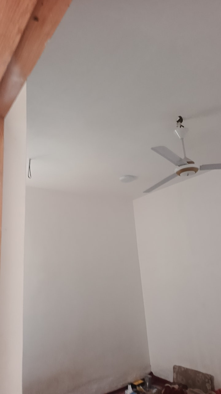 دار للبيع مساحه ١٠٠عكاده غرفه ومطبخ مفتوح ع الصاله واستقبال حولي الخصيمه مجمع حجي هندي منطقه مخدومه قريب ع السادين السعر ع الخاص ***********
