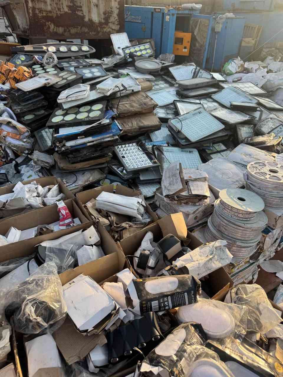السلام عليكم غراض البيع فلوجكترات سلكترات اضويه جميع لانواع باسعار رخيصه جداً بغداد, العراق


**إذا كنت صاحب هذا الإعلان وتريد حذفه لأي سبب، رجاءا أرسل رسالة إلى الدعم الفني**