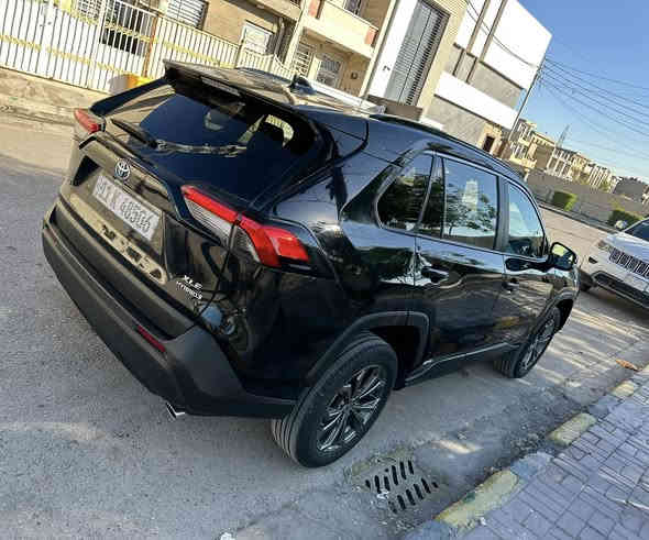 تويوتا راف فور XLE هايبرد 2024 للبيع بسعر 195$ ورقه 
مرقم بغداد باسمي دخول جديد قبل شهر دخلت العراق
هزة جديدة وسنوية بيها 5 سنوات صلاحية تحويل مباشر 
حادثها جاملغين خلفيه وربع بنيد وذيل جاملغ امامي بجمها كبس ماء الراديترات البلادي وشواصي ولغود بلاديه وبيها تعديل شويه بارد يالقمارة من الخلف شويه والكصه شويه .
المواصفات الأمريكية XLE فول مواصفات 1/1 : 
☑️محرك هجين هايبرد سعة 2500 cc حجم 4 سلندر 
☑️بصمة تشغيل وبصمة أبواب وترحيب ودخول ذكي 
☑️ماشية 8 الف مايل فقط 
☑️فتحة سقف سلايت روف 
☑️حساسات امامية وخلفية 
☑️فور ويل AWD 4*4
☑️صندوق خلفي كهرباء 
☑️مقعد سائق كهرباء 
☑️مقاعد إماميه تدفئة
☑️رادار امامي و خلفي 
☑️نقطة عمياء بالمري واشارة
☑️لد امامي وخلفي ولايت زينون 
☑️شاشة كبيرة تدعم كار بلي 
☑️ذاكرة تخزين مقعد السائق
☑️هاندبريك كهرباء لمس 
☑️شاحن مبايل لاسلكي 
☑️تبريد بيانو لمس امامي خلفي 
☑️كامرة خلفية متحركة وافكيشن 
☑️تحكم ستيرن جهتين كامل 
☑️كشنات جلد لونين المرغوب 
☑️درايف مود 3 أنظمة 
☑️توقف ذاتي 
☑️اوتو هولد 
☑️بردة خلفية بلادية 
☑️ستيرن هيتر تدفئة 
☑️ويل كروم وتخم تاير جديد بعده
☑️سبير منازل وعدة و كتلوكات موجودة بيها 
☑️أرضيات اصلية كاملة و فرشة صندوك عدد 2
مكانها بغداد السيدية للتواصل الاتصال واتس اب 
او مكالمة عادية على الرقم ***********
📣صور حادثها دزلي رسالة واتس اب أرسلهن .
