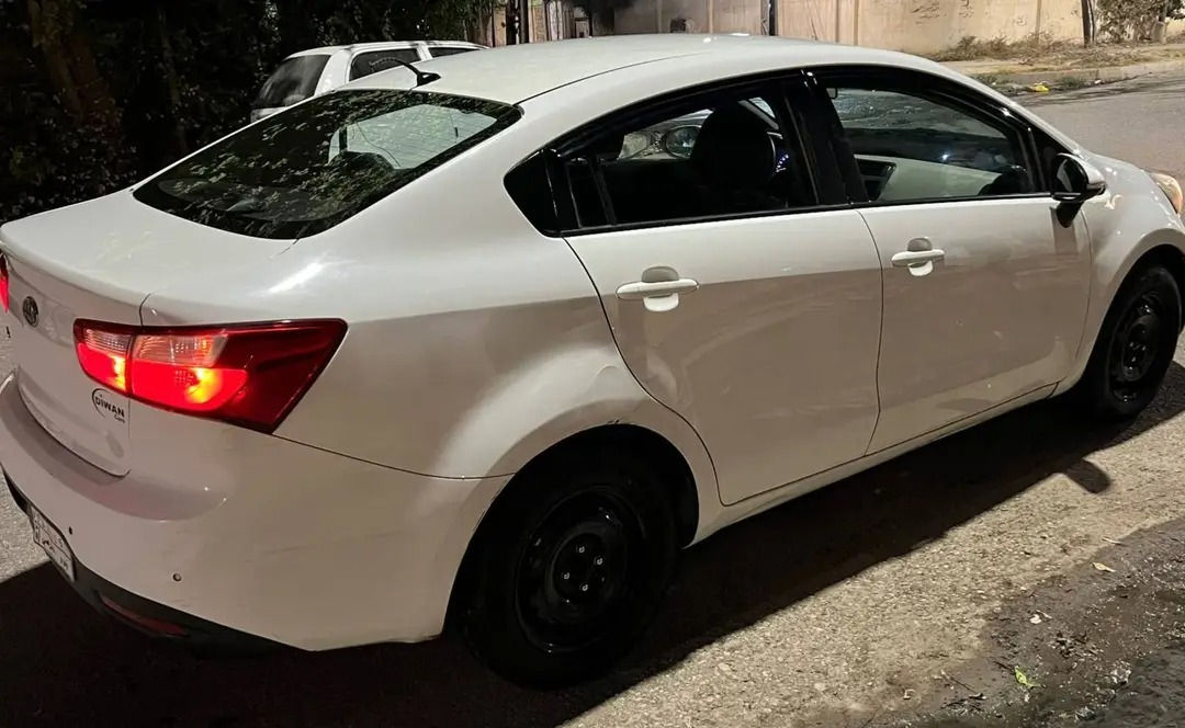 كيا ريو 2012 خليجي
محرك 1600 دوش شرط 
كير توماتيك
تبريد تدفئه شرط
رقم  نينوى مسطره  اب اسمي سنويه ماساقطه مكان السيارة موصل
بيها قطعتين ونص صبع بدون دواخل
السعر 84$

الاتصال على الرقم
***********
***********
