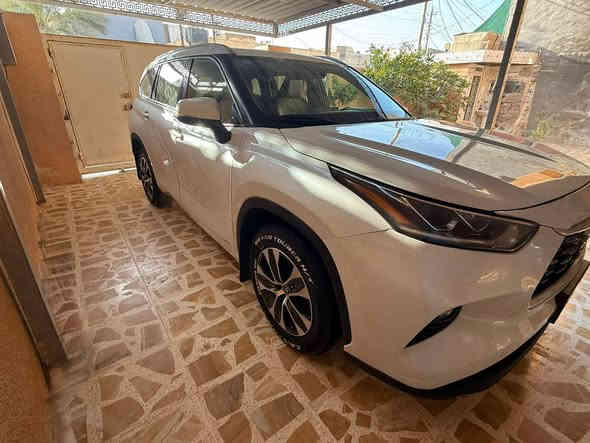 #للبيع_تويوتا_هايلاندر_2022 هايبرد

 رقم بغداد بأسمي تحويل ثاني يوم جاهزه من كلشي 

الموديل :• 2022

العداد :•50 الف ميلmi وقابل للزيادة

المواصفات :• XLE 

المحرك :• - 2.5 hybrid

صبغ الچاملغات الاماميه والبنيد والجاملغ الخلفي الأيسر 

ملاحظه يوجد كلير من امريكا الابيبان جهت السايق والقماره 

المواصفات :•

بصمة تشغيل

 فتحه سقف 

دوسات كروم

صندوق كهرباء 

بردات خلفية 

رادارات + تحديد مسار + قيادة ذاتية ++نقطه عمياء 

كراسي كهرباء + مقاعد امامية تدفئة + تبريد+كرسي خزن 

ستيرن تدفئة

منافذ 120V فولت وسط وصندوك

ثلاث قطع تبريد منفصل

مقاعد خلفية منفصل vip 

السعر 240 🔥

اي استفسار *********** واتساب او اتصال  تحياتي للجميع
