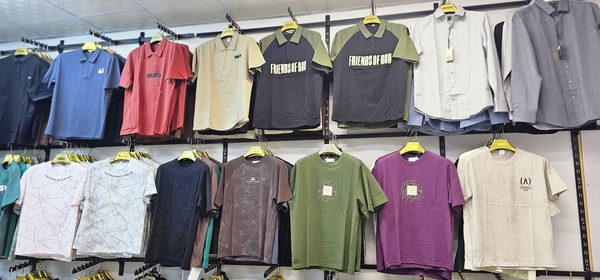 جديد ازياء نمر وان للالبسه الرجاليه العنوان بابل المسيب السوق الكبير مقابيل شارع كاظم عويص سعر القطعه.        10.  اول محل عل اليمين مقابيل شارع كاظم عويص


**إذا كنت صاحب هذا الإعلان وتريد حذفه لأي سبب، رجاءا أرسل رسالة إلى الدعم الفني**