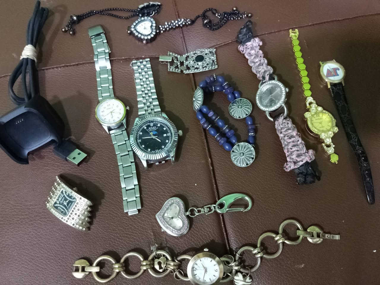 شلعه ساعات باله 11 قطعه بهذا الشكل واضح بالصور كلهن شلع بسعر 15 ألف وتوصيل فقط خمسه جميع محافظات بيهن ماركات مختلفه ومختمه وبيهن عاطل وبيهن شغال للحجز خاص


**إذا كنت صاحب هذا الإعلان وتريد حذفه لأي سبب، رجاءا أرسل رسالة إلى الدعم الفني**