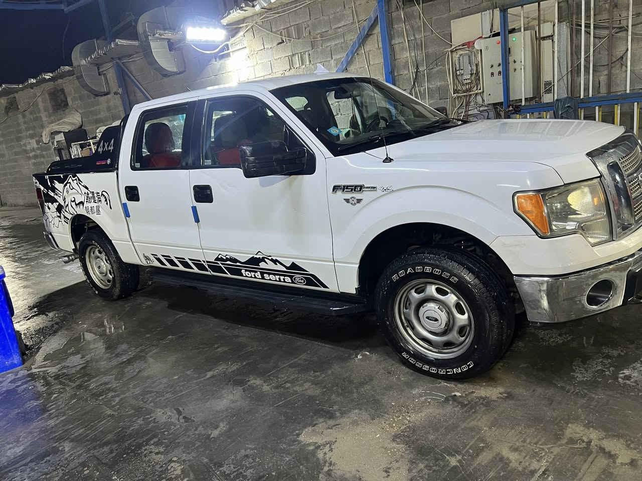 السلام عليكم 
فورد F150
موديل 2012
دخول وكالة نيفيا 
بيعا شخط باب الصدر 
مكينه ٣٦٠٠ 
هزه وسنويه جديد بسمي 
رقم انكليزي
بيها شغلات بسيطه لان ماعندي مجال اسويها 
ونزلت سعرها بسبب ضرف
١٢٥ $ سعر
وبيها مجال حك الجيه 
ومن هسه ماكو ٢٠١٢ بهيج سعر 
لتكسر بحلال العالم 
هـ ***********
بي واتساب
