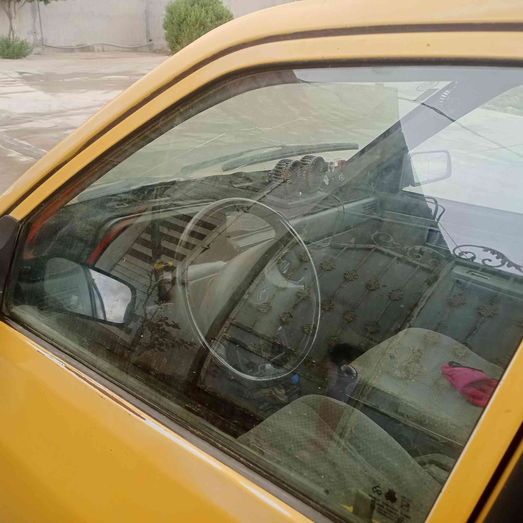 سلام عليكم سياره سايبا للبيع 11سعر 15بي مجال سنويه صاقط 2سنه محرك بي سرف مطلوبه هيه350الف ***********
