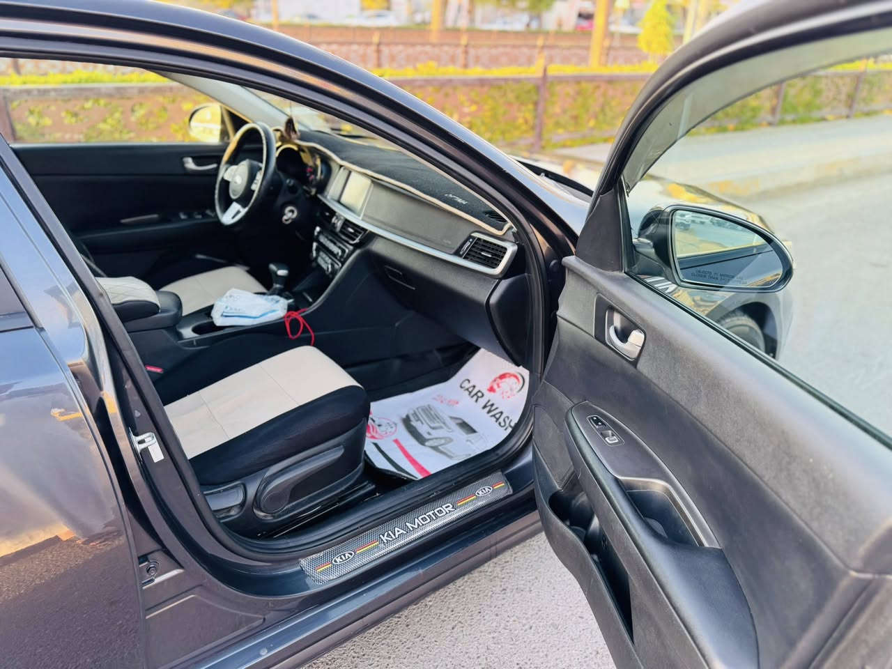 لسلام عليكم كيا اوبتيما2019وارد امريكي  مواصفات  شاشه كامره حساسات   انظمة قياده تحديد مسار رقم أنبار  
   سياره جديده وجاهزه تبريد تدفئه كير مكينه حداديه ماشيه 85 
سياره مكفوله من الصبغ والتبديل شرط السونار  سياره تخم تاير جديد كير ومحرك مامفتوح شرط شركه 
سعرالاتصال على الرقم ***********
