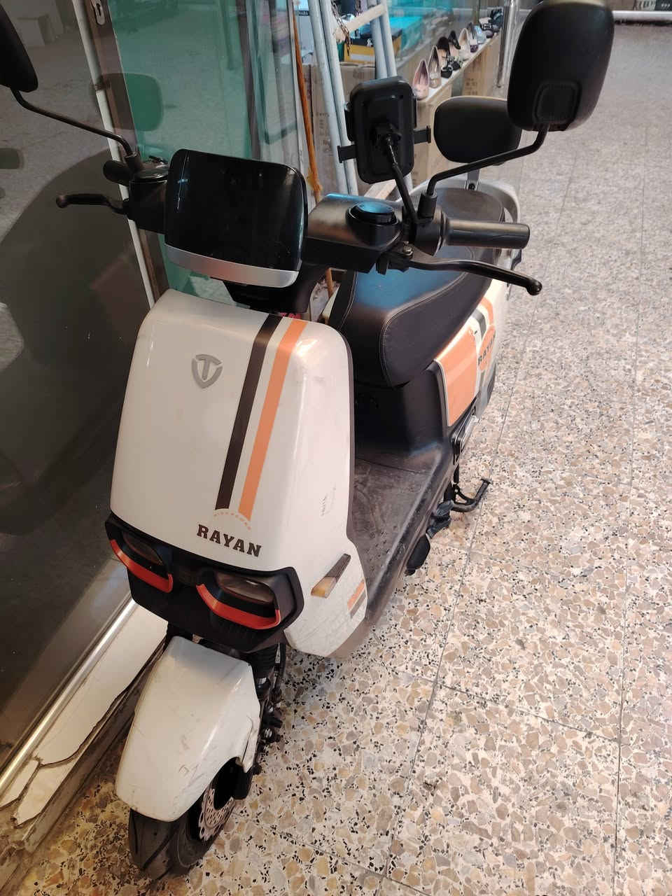 دراجة شحن ريان للبيع نضيفة نضافتها 90٪ تفيد الجناية السرعه 51 التواصل عبر الواتساب ***********
