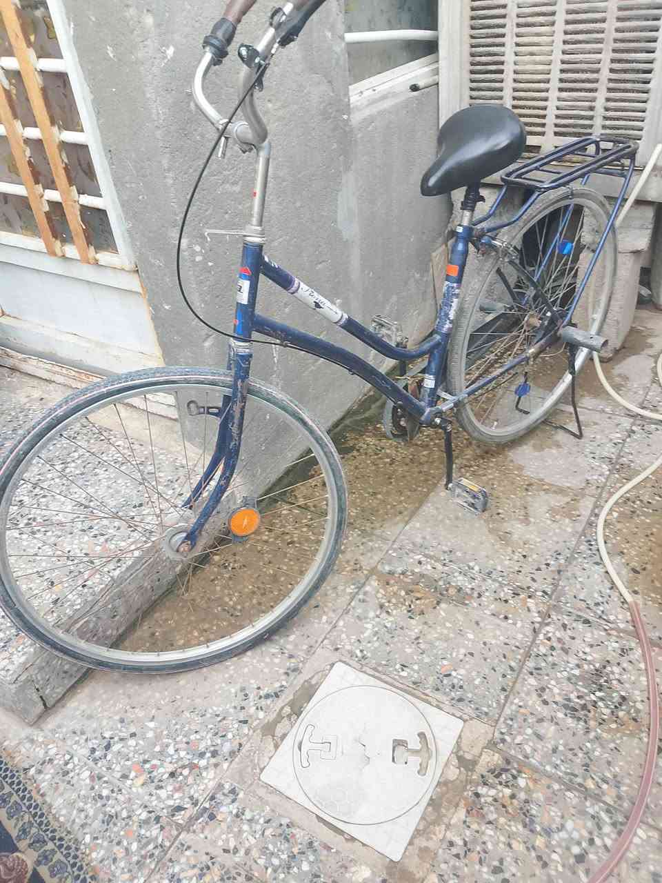 بشكل البيع نضيف ويا جملغاتع ويل خلفي البلادي بسعر 78وبي مجال الاستفسار ***********مكان البايسكل كربلاء الجديه حجم البسكل 27
