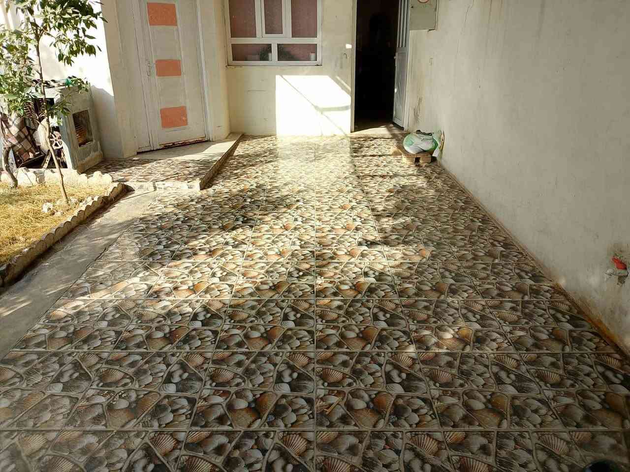 دار البيع حي العسكري على طريق الحولي كركوك اربيل شارع رئيس مساحة 200زراعي وحلين بي اجارسعر على خاص الشري يتصال على رقم ***********
