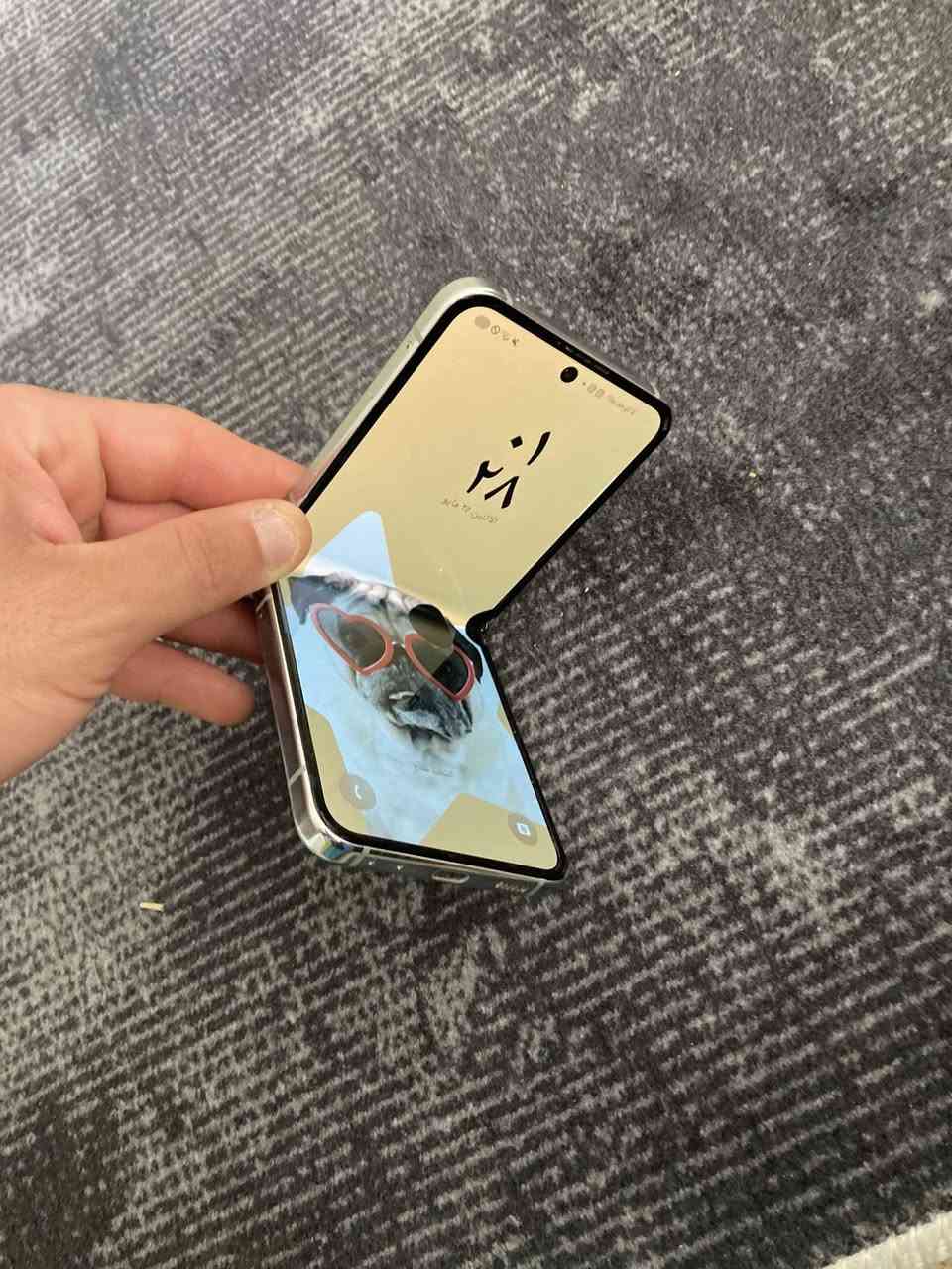 للبيع Samsung z فلب 5 تحديث بعده مستمر جهاز بي نقطة ب شاشة مثل ما موضح جهاز غير هاي عيب ما بي شغل كل شي بي تمام كل شي بطارية فول جهاز ما مصلاح ما دخل ابد تصلايح كبس سعر 220الف مكان كركوك توصيل هم اكو شراي *********** 
***********

