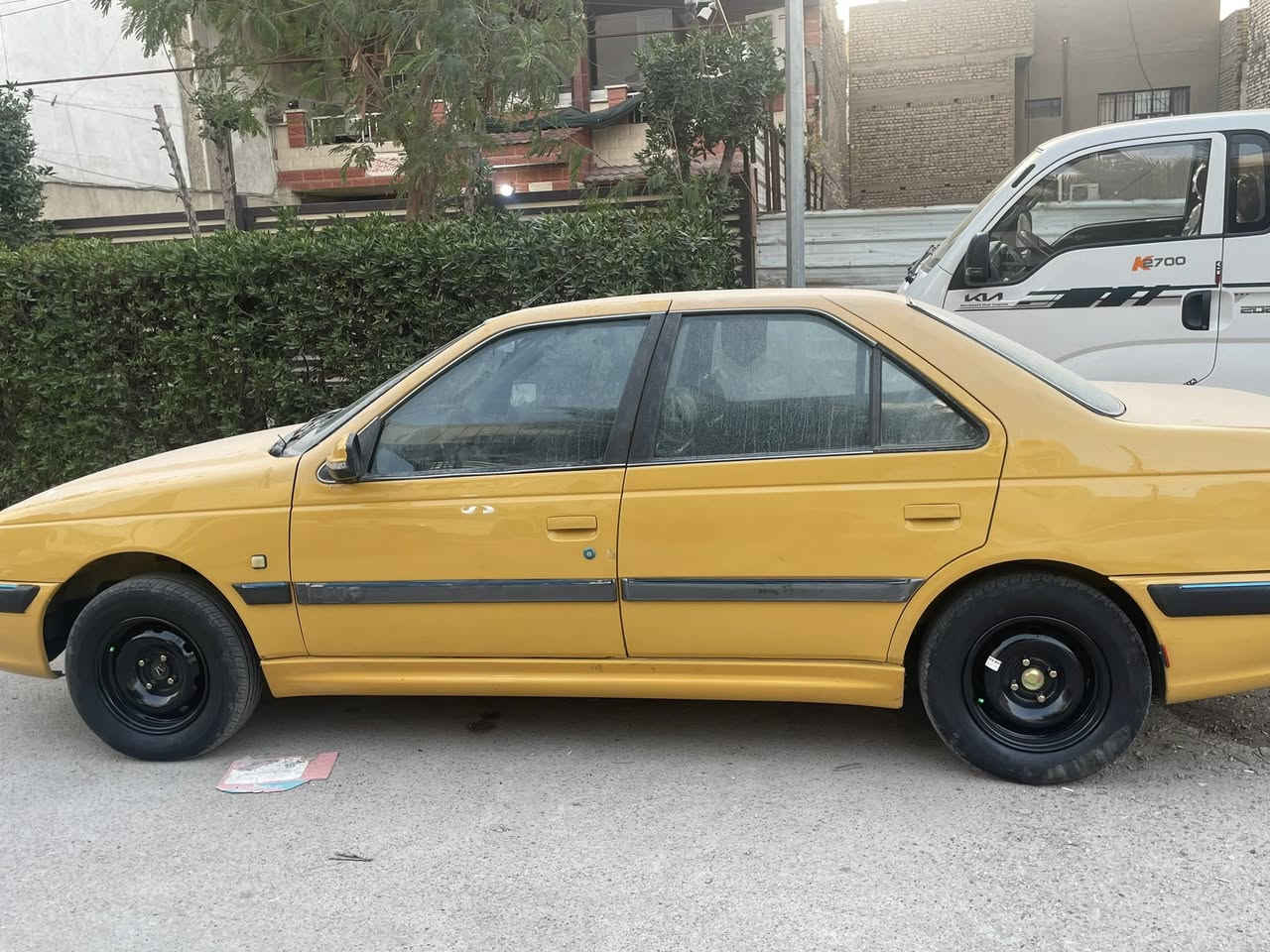 سياره للبيع بيجو 2015 مكفول كير ومكينه وكشر تبريد شغال فول سعر 52مكاني بغداد الجديده ***********
