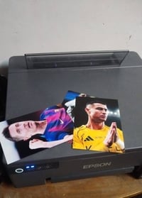 طابعه ابسون l8050 بدون سكنر  نظيفة كلش بعدها بضمانها شريكة تينة كارتون...