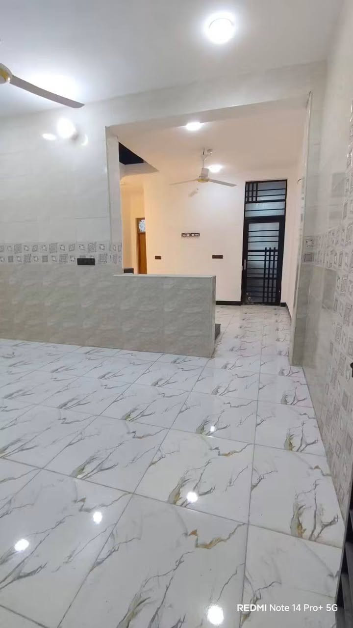 🙋‍♂️بيت100متر فول فول   😲السعر 36وبيه مجل
#يعلن_مكتب_العراق_مقابل_قرية_لغدير_عمود289_مباش

#__مساحه_لبيت_لواحد100متر_مربعه  
#_قريبه_عله_شارع_لعام_كلش 

#بيت_طابو_زراعي_سند25

بناء حديث
غير مسكون
بناء ممتاز جدا 

 عنوان لبيت النجف 
#مقابل_ملحق_قرية_الغدير_مباشر 
يحتوي لبيت على+ غرفه1 +صاله +ستغبال +مطبخ +صحيات بلداخل +وصحيات بلخارج 

***********وتساب
