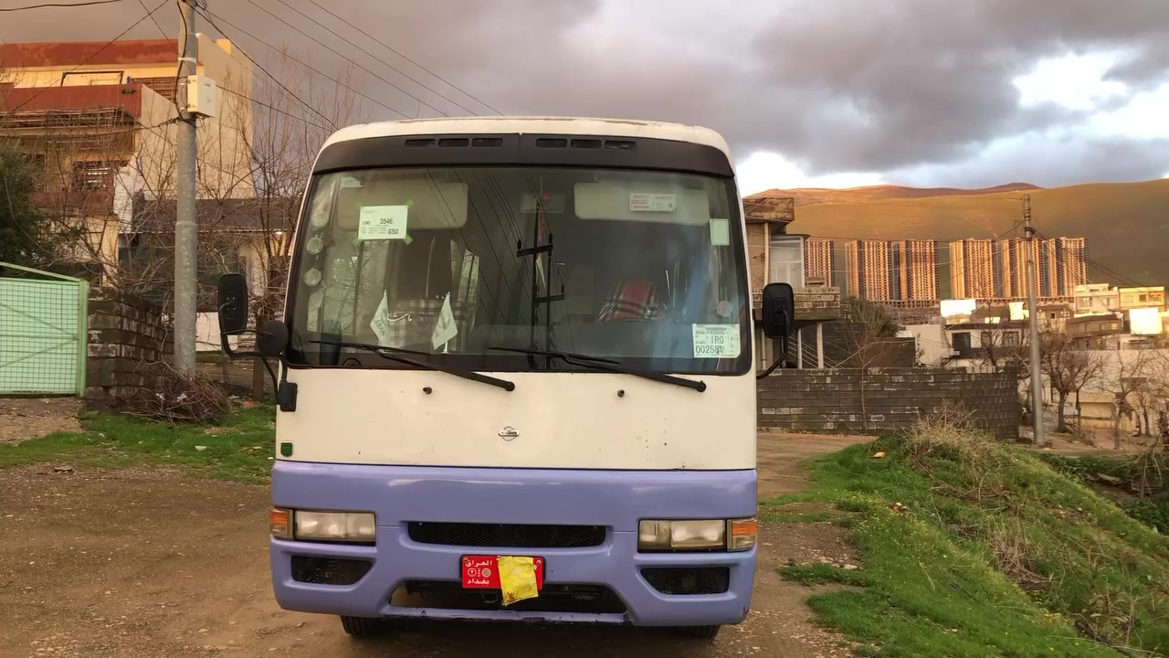 نیسان مۆدلئ ٢٠٠٢گئر مەکینە.  بەشەرتت تەبریت گەرمی. دوپەلە بۆیاخی. هەیە. سپی شین  شەش تایە لۆک  سەنەوی جنوبە. ***********سحر ٧٦گەلا  لەسلئمانیم.
