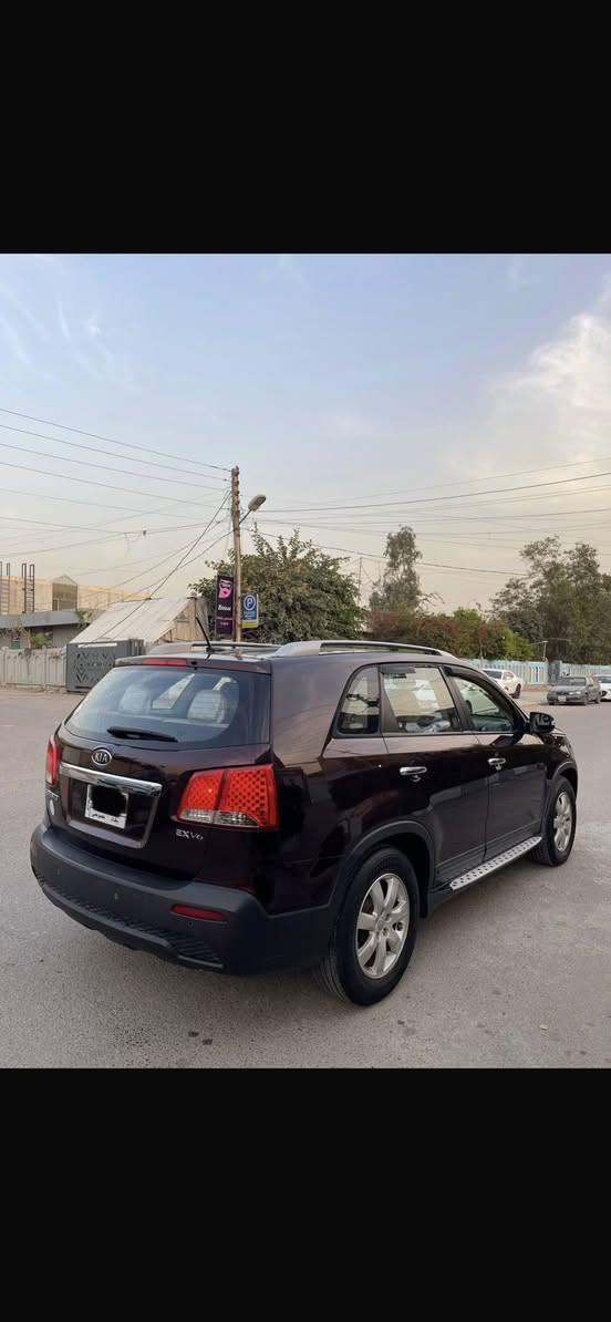 اسلام عليكم اخوان سورنتو 2012 وراد امريكي السياره كلين حته الدعاميات بدون صبغ اخوان السياره من جتي من اميركا عندي جانيه السياره جديده على البلاذ بيه شويه بارد شخوط بصيطه المكينه مامفتوحه ابد السياره جاهزه للاخير تخم تاير كوري جديد تدفأه تبريد السعر 150 بيه مجال بسيط مكان بغداد العامريه رقم الهاتف 7901856768 تحياتي للجميع@@
