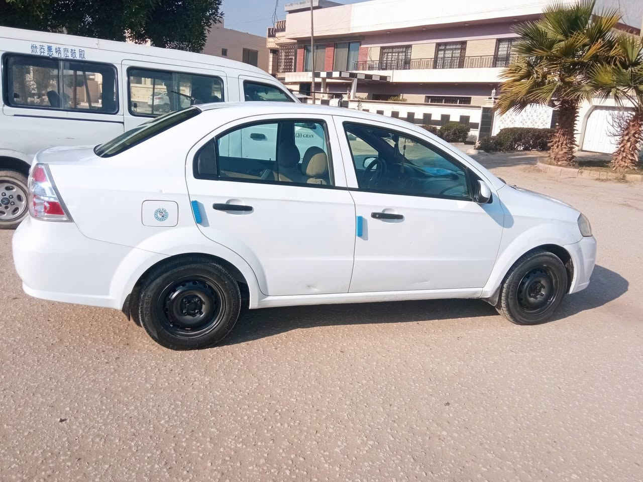 افيو موديل 15خليجي كفاله بس ربع باب خلفي صبغ فول اوتوماتيك سياره جديده بمعنه الكلمه جام كهربائي مري كهرباء ريمونت محرك الف وستميه مسكر تخم تاير جديد تبريد تدفه السياره مال جناي السعر 83 وبيه مجال للطبين اتصال ***********
