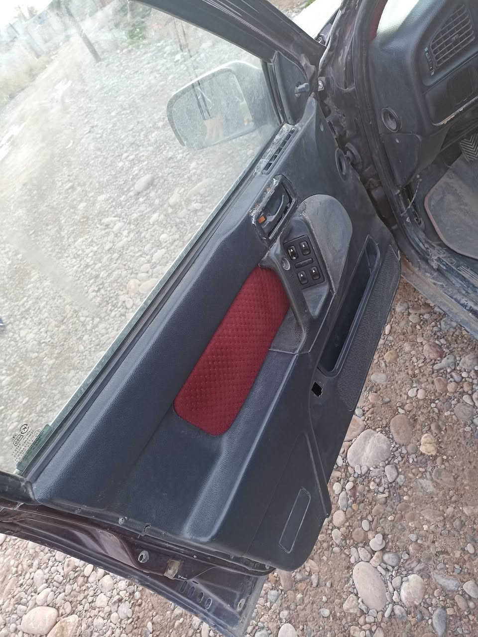 السلام عليكم سياره الانتره 1993شرط كير ومحرك وكاله وتحويل بسمي سياره ما تصرف عليه ربع السعر30وبي مجال لطيبين /ماتشتري لا تزعني ***********
