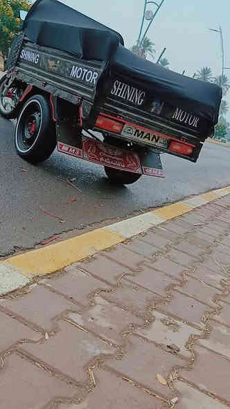 سلام عليكم ستوته للبيع موديل ٢٠ نضيفه خير من الله قطره لحيم مابي ستوته  نقص مابي مكفوله ديالى سعديه *********** السعر مليون ٣٠٠ بي مجال
