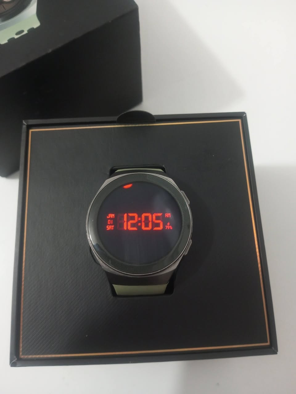 ساعه هواوي مستخدم شحن اكثر من 10 ايام بيهه لون اصفر بالشاشه اذا تخلي ثيم غامق مايبين حط سعرك وبالعافيه...


**إذا كنت صاحب هذا الإعلان وتريد حذفه لأي سبب، رجاءا أرسل رسالة إلى الدعم الفني**