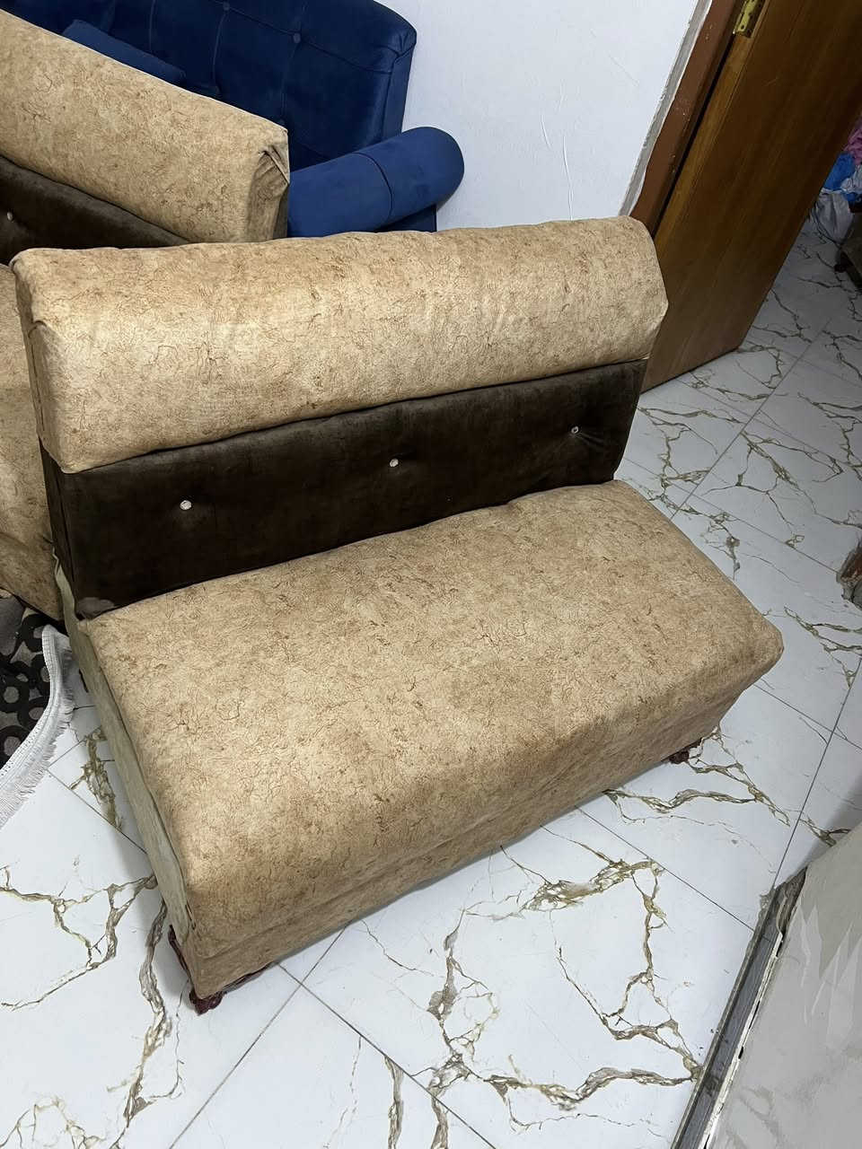 تخم 3 قطع جديد مو مستعمل سعر 125 قفل مكان بغداد جديدة
***********
