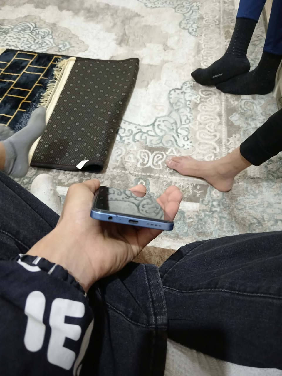 السلام عليكم عندي مبيل للبيع مبدل شاشه اصلي نوعيه انفنكس 60فريم رام 12سعر 125بي مجال  مكاني كركوك طريق بغداد يم بولي ڤارد الرقم ***********
