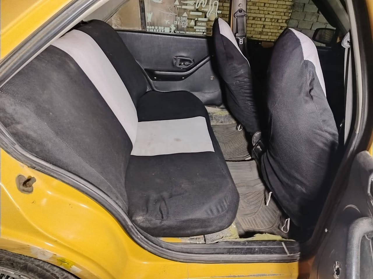 سلام عليكم البيع بيجو 405 /2012
سياره جاهز كير محرك تخم تاير  رقم احمر مسؤل عن سرقه وعشائر فقط السعر 11 وبيه مجال قليل
للاستفسار ***********
