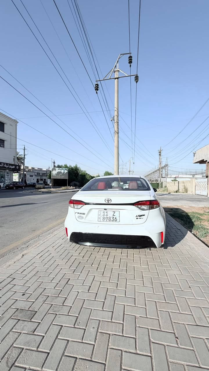 السلام عليكم كورلا موديل 2025 امريكي هايبرد ماشيه 60،000 مكفوله كفاله عامه من كلشي بيهه طختين وسويتهن PDR  بالباب والجاملغ السيارة فول مواصفات 1/1 رقم بغداد بأسمي 
المواصفات 
بصمات عدد 2
سلايت 
رادار امامي 
لد امامي خلفي
تبريد خلفي 
شاشه اصليه 
كامره دواره 
كروس سرعه 
تحكم ستيرن فول 
هندبريك بصمه 
كشنات داخل احمر جلد 
كشنات كهربائية
وبعد بيها مواصفات اكثررر
السياره حلوه وكاعده كلش
رقم ***********
سهرهه 142 وبيهه مجال قليل
عنواني بغداد سيديه
