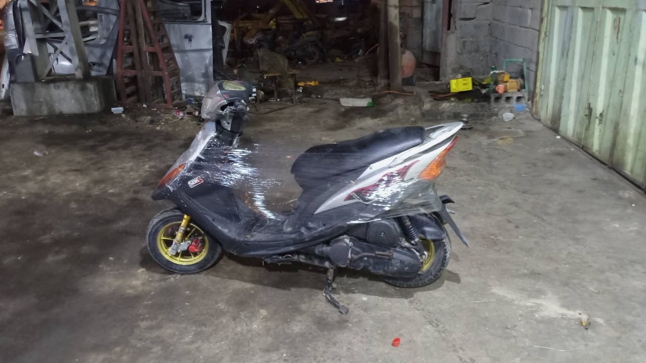 السلام عليكم نظيفه كلش كهربائيات كلها شغاله السعر 450 وبيها مجال العنوان كربلاء قنطرت السلام ***********
