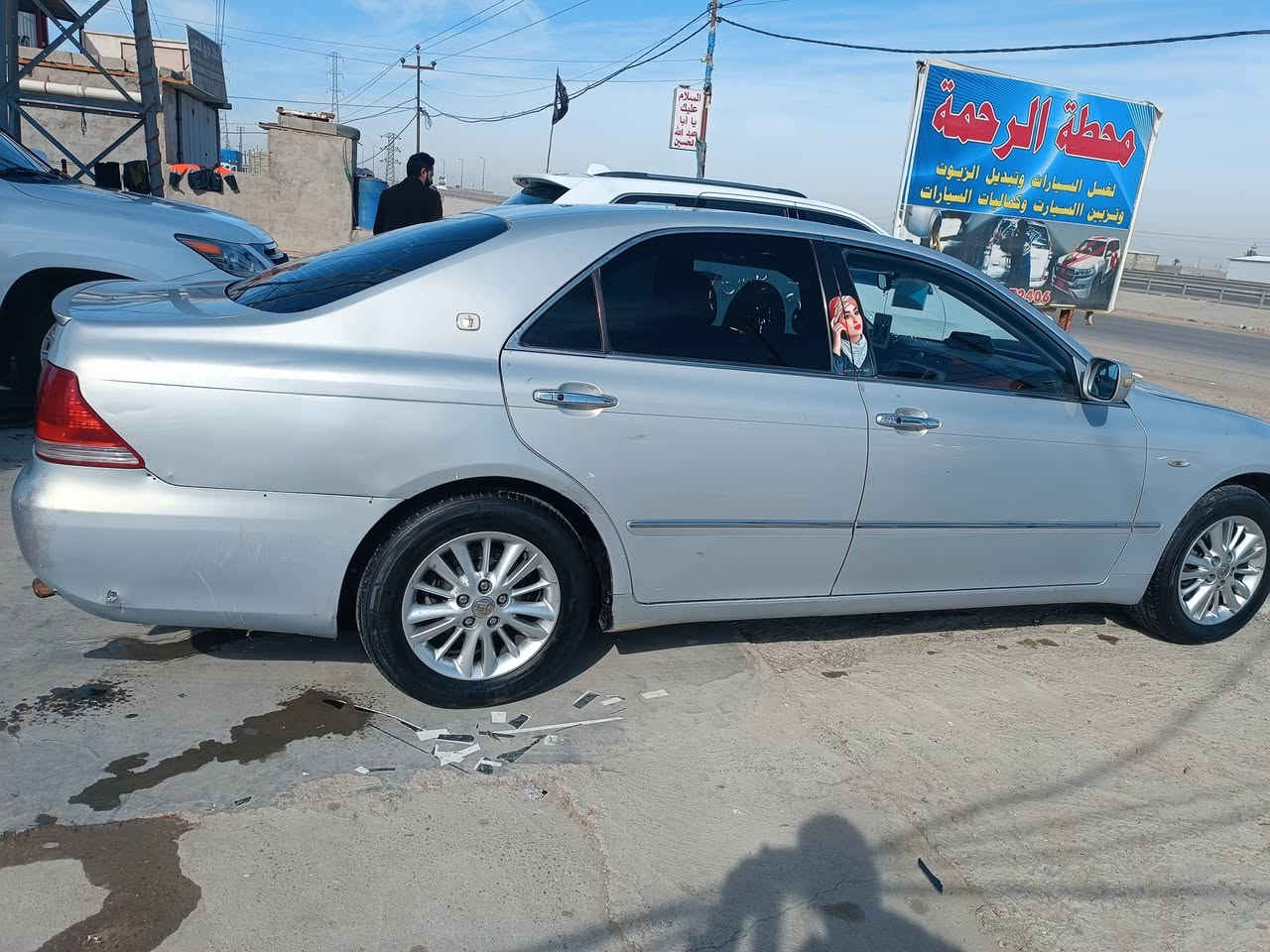 سلام عليكم شاهينه متومه رقم وسنويه سليمانه طبق الاصل 2007بصمه 
سياره فتحه تنته 3دكم وبرده تبريد تدفئ شغال لايت زنون 
كصه قماره فقط السعر 38 متواجد رقم فقط ***********
مكان السياره البصره قضاء القرنه
