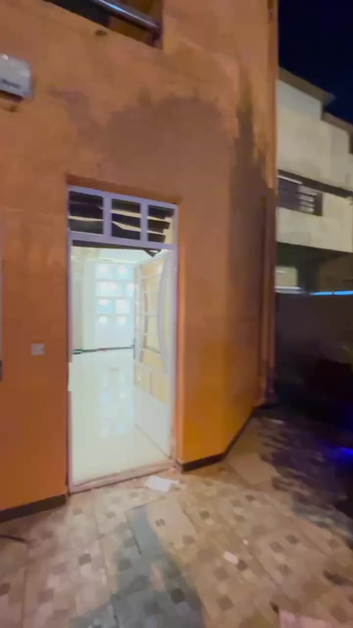 🔱 بيت للإيجار في المنصور – الداودي 🐋
📍 الموقع: قرب السفارة الجزائرية
📏 المساحة: 100 م
📌 الواجهة: 6 م
يحتوي على:
⭕ صالة كبيرة
⭕ مطبخ
⭕ حمّامين
⭕ عدد غرف النوم: 3
🏠 البيت نظيف وجاهز للسكن
💰 سعر الإيجار: اكتب "تم" ليصلك السعر
🕐 يُؤجَّر بمقدّمة 6 أشهر أو سنة كاملة
🟩 نستقبل جميع العروض والطلبات العقارية
🟩 خدمة تصوير احترافي وترويج متميز
📱 للتواصل واتساب:
***********
