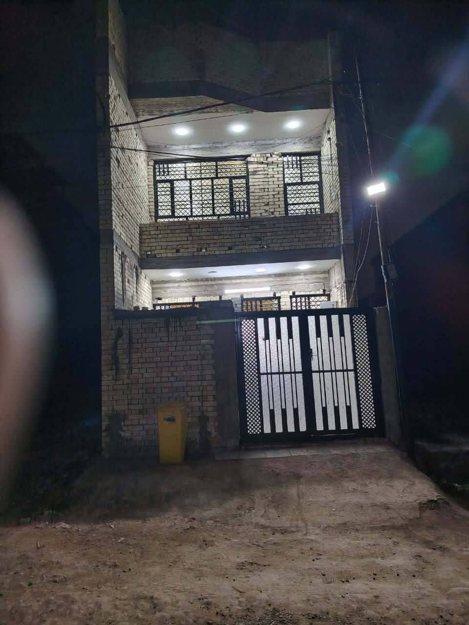 للبيع مشتمل طابو زراعي 100م في الكمالية بل معوقين سند 117 التفاصيل 👇
📏 المساحة: 100 متر
🏠 الواجهة: 5 متر
📐 النزال: 20 متر

✨ المواصفات:

بناء حديث سنة 2025

يحتوي على 3 غرف نوم

سند 117 طابو زراعي 

موقع مميز 

📍 الموقع ممتاز ومناسب للسكن العائلي
للستفسار الاتصال ع الرقم  ‏‪***********‬‏ واتس
