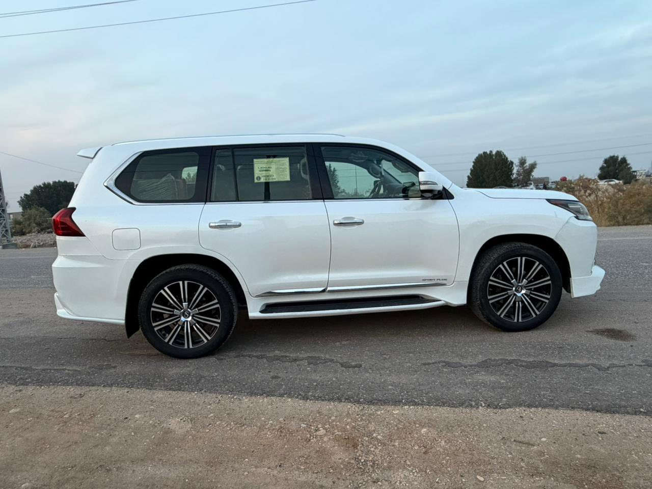 ﷽
بسعر مناااااااسب جدا
‏‎سلام عليكم 
 للبيع 💵
الفخامه والجمال بسياره وحده ❤️ 🌸 🙏🏻
‏LEXSES _ LX _570 _  2016 _ brem⚡️
لكزس 2016  فول مواصفات 1/1 بريم 
رقم اربيل تريد تحويل تريد وكاله آني حاظر 
‏SPORT /Sفول مواصفات محرك5700
ملاحظه( السيارة مكفوله كفاله عامه ♥️ نظيفة بمعني الكلمة
(السبير مانزل )
والعدة غير مستخدمة
  وشرط الفحص 
گير و محرك بشرط كفاله 
________👇🏻المـواصـفـات 👇🏻___________ 
داخل قرميدي ♥️ 👍 
حساسات امامي خلفي 
كامرات 360 امامي وخلفي وجانبيات 4 كامرات 
مري شفط ونظام ترحيب 
تبريد ب الكشنات
باب خلفية كهرباء 
لايتات دبل عدسة + LED
جميع الكشنات كهرباء 🗼
زنون بلادي 🗽
  ♨️   جكات 
فتحة    🧐  ثلاجة 
نظام اقتصادي بانزين ECONOMY 
جلد كامل داخل لون بيجي
بلوتوث وتليفون ونضام الملاحة ☎️
ونظام تثبيت السرعة التكيفي المزود، ونظام صوت Mark Levinson مع 21 سماعة.
ومقاعد قابلة للتدفئة والتهوية
شاشات عدد 3
نظام مانع الانزلاق
نظام نزول المنحدرات 
اشارة في المرايا الجانبية
مخرج منفذ الطاقة ⚡
‏  Bluetooth / USB
بردات أبواب خلفية  
شاحن هاتف Wairlees
ستيرن كهرباء + خزن ستيرن + خزن كشنات
وبعد بيهة هواية مواصفات 
جديدة جدا  واستعمال نظيف جداً 
بالعافية ع تكون من نصيبة يستاهلها
🟩 السعر  المطلوب  _ ( 568 $ )💸💸قفل                            
ماكو هيج سعر بهيج نظافة مستحيل 
لاستفسار الاتصال ع الارقام التالية 📲📲
‏ ***********الاستفسار 👍 
تحياتي لجميع 🌹 🌸 🙏🏻
