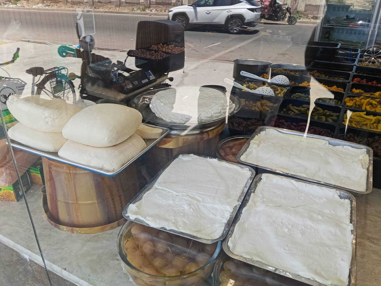 السلام عليكم ورحمة الله وبركاته 
اهلا وسهلا بكم زبائنا الكرام 
بألبان ومخللات الربيعي 
توفر لدينا وجبة جديد قيمر العرب 

سعر الكيلو 18000

سعر الربع كيلو 4500

سعر النص ربع 2500

العنوان الثعالبة شارع محطة تعبئة وقود الصمود مجاور أفران بركات المنعم ( الفرن الأول ) 

يوجد خدمة توصيل داخل منطقة الثعالبة والمناطق المجاورة 

***********
