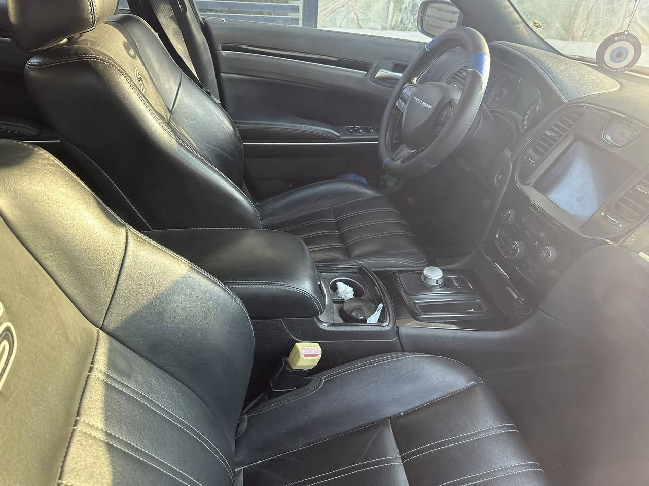 اوباما 2018 300S  وارد كندي كفالة رقم اربيل من شركة الاقليم سعر البيع 280$
مواصفات السياره - بانورما -حساسات امامي وخلفي -سماعات Boos ومواصفات اخرى 
***********
