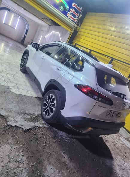 سلام عليكم للبيع فقط 
تيوتا فرونت لاندر  ٢٠٢٥ خليجي هايبرد تجميع صين اخت الزيرو ماشيه ٢٢ الف كيلو متر حقيقي فول مواصفات مكفوله كفاله عامه من كلشي بحاله الوكاله 
محرك الفين هايبرد 
لايت عدسات LED
 فتحه سقف سلايد 
اشاير بلمري 
تبريد قطعتين 
كشن كهربائي +جلد لون احمر 
بصمه دخول ذكي 
رادار قياده ذاتيه 
تحكمات ومودات قياده 
شاشه كبيره كامره خلفيه 
وباقي مواصفات معروفه رقم بغداد الدولي تحول مباشر وسياره جديده وكفاله عامه
السعر مالته ٢٤ مليون عراقي وبيه مجال بسيط حق الجيه للشراي 
مكاني بغداد قرب علوه الرشيد يم القوس 
اي استفسار الاتصال بلرقم فقط 
***********
***********
