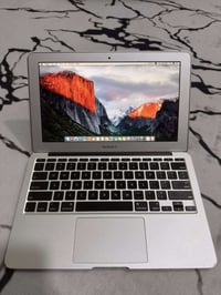 للبيع ماك بوك اير MacBook Air بحالة ممتازة الموديل: MacBook Air 13-inc...