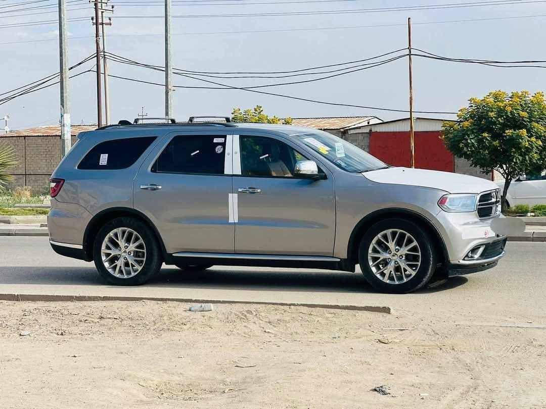 سلام عليكم سياره دوج دورنكو موديل 16 سياره وارد امريكي سياره مكينه وكير مكفولات سياره خير من الله سياره ستخدام شخصي سعره 190 وبيها مجال رقم الهاتف ***********
