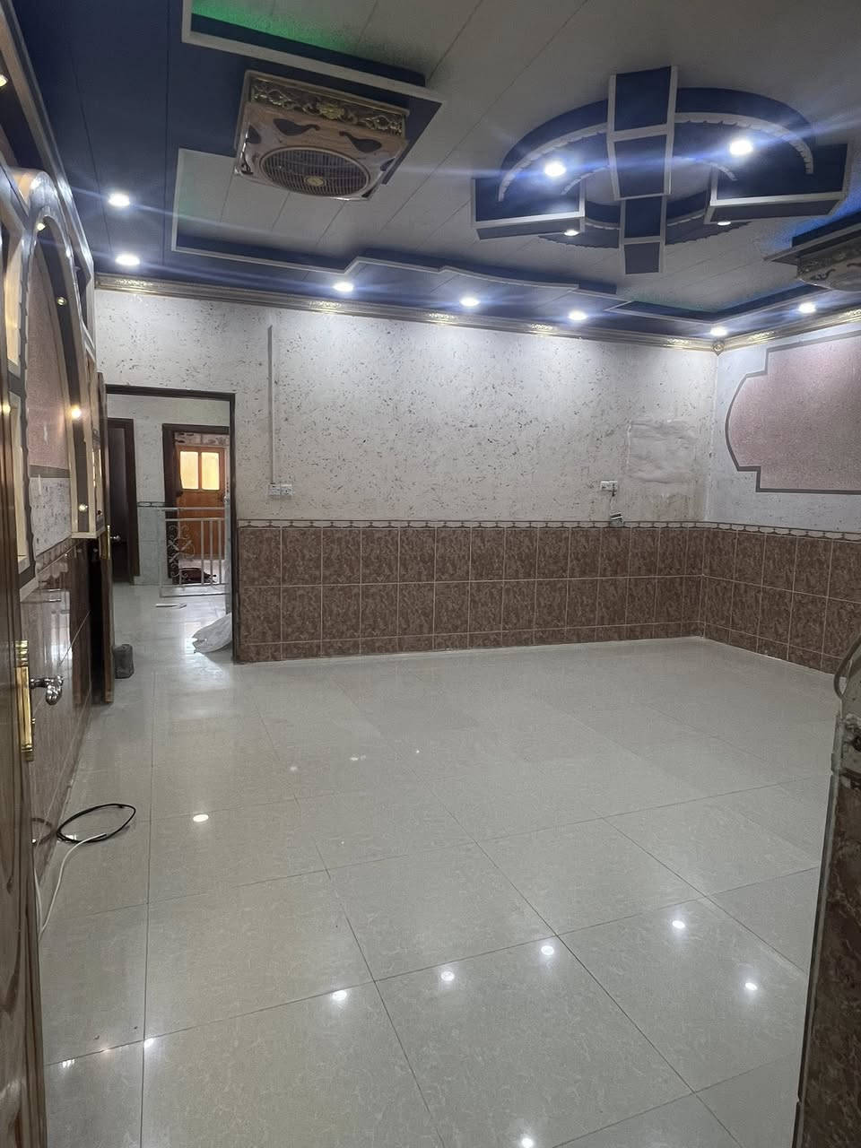 السلام عليكم بيت للاجار الديوم منطقه ٣٠٠٠ قرب مدخل ديوم
***********
