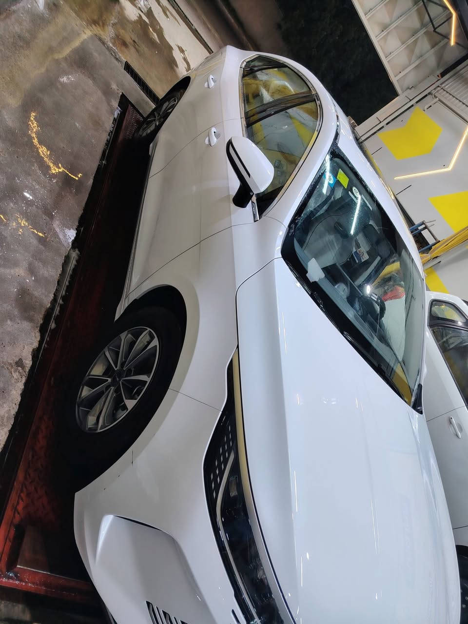 السلام عليكم
دستروير ٢٠٢٥ فول مواصفات(( فتحة سقف )) رقم بغداد 
عداد المسافة //
HEV 3000
EV 3000
مكفولة من كلشي عدا شخط باب الصدر موضح بالسونار 
سعرها ٢١ مليون ٣٠٠ 
الزيرو المرقم اليوم ب ٢٢ ونص 
رقم الهاتف ***********
مكانها الكريعات شارع المعارض 
الي تعجبه السيارة يخابرني ويدلل والي متعجبة يذكر الله وهم يدلل بغيرها ان شاء الله
