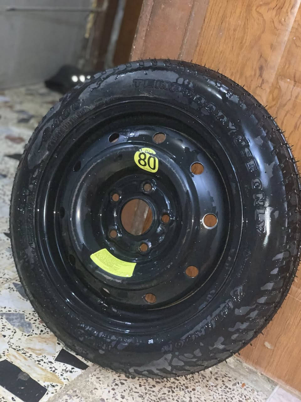 *_للبيع تاير سبير وكالة أصلي جديد غير مستخدم  
قياس 14 - للاستخدام المؤقت، السرعة 80
السعر 45
مكاني بغداد


**إذا كنت صاحب هذا الإعلان وتريد حذفه لأي سبب، رجاءا أرسل رسالة إلى الدعم الفني**