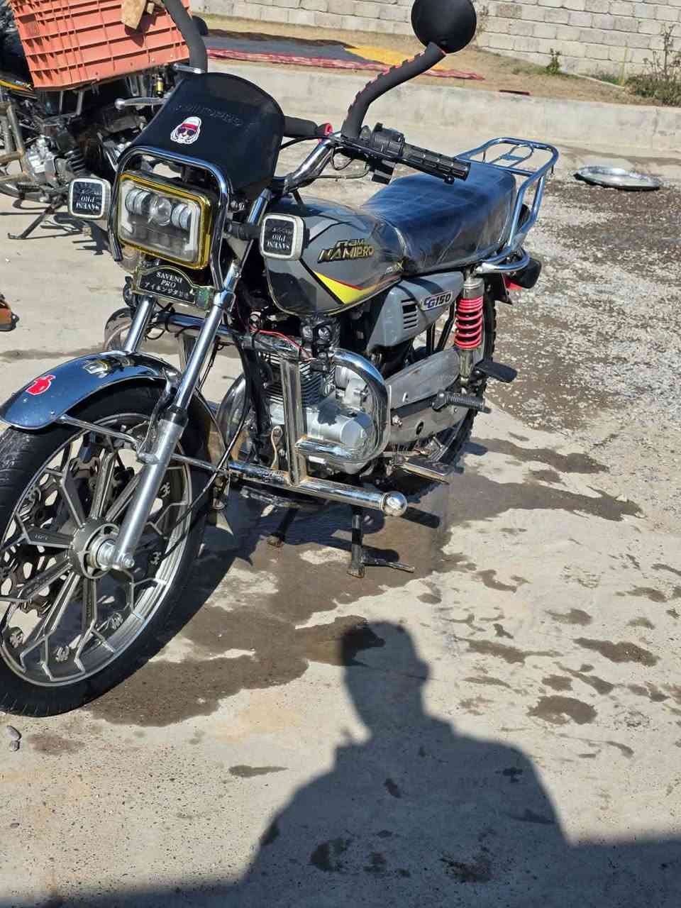 سلام عليكم مكلف بنشر موطور للبيع موديل 25كلو شرط ملضوم بل صور محرك شرط ما مفتوح الس 750بي مجال


**إذا كنت صاحب هذا الإعلان وتريد حذفه لأي سبب، رجاءا أرسل رسالة إلى الدعم الفني**