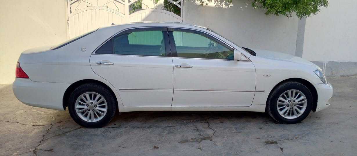 بەناوی خوای گەورە شاهینە 2006 ڕۆیاڵ ساڵۆن ،بەصمە ڕەساسی ، بەصمە حورکراو هەر جامەکانی بەبەصمە بەرز و نزم ئەکات ،6 بەصمەیە،ئاڵتونی بازاڕ گێڕ گەورەی مەکینە بچوکی بێ دوکەڵ، ناو زەردی،سێ دوگمەیە کراوە بە دوو دوگمە،بەس پەردەکەی لێ کراوەتەوە ، تەبرید مەرکەزیە ،تەبریدی؟بەستراوە وەکو بەفر وایە بێ چرکەیە ،چرکەی تیابوو 100 دۆلار ببڕە ،دوو پارچە ئەوروپا بۆیاخی هەیە ،کۆدی بۆ کراوە بێ کێشەیە ، بەشەرتی 100 فیتەر ، کەڤەر گۆڕاو و شانصی کۆسەرە و قرچ و دەعمی نیە،سەقفی بۆیاخ نیە،لایت ناوچەی کوێر،کامل شلەمەنی تازە گۆڕاوە،بۆ نوقسانی مەگەڕێ،  هەمووی بەشەرتی 100 فیتەر و 100 سۆنەر ،128 هەزار km حەقیقی  ڕۆشتووە ،سارد و چاڵ و قوپاوی ،لێدراوی نیە پێش و دوای کەپسە ،مەکینەی نوزەی شەریکەی یەت ،abs و شاشە و کامێرا و بلوتوز و داری بەردی بەشەرت ،جامی پێش و دوای هەڵگیراوە ،مەسروفی زۆر، زۆری کراوە ،سەیارەکە جاهزە ،هی مەعرەز نیە هی ماڵانە ،یەک دەستە ،چوار تایەو ویلی لۆک لۆکی لەژێرە ،نرخی 48 گەڵا و مەعامەلە لەکەلارم *********** قیست و قەرز و گۆڕینەوەمان نیە لەگەڵ ڕێزمدا
