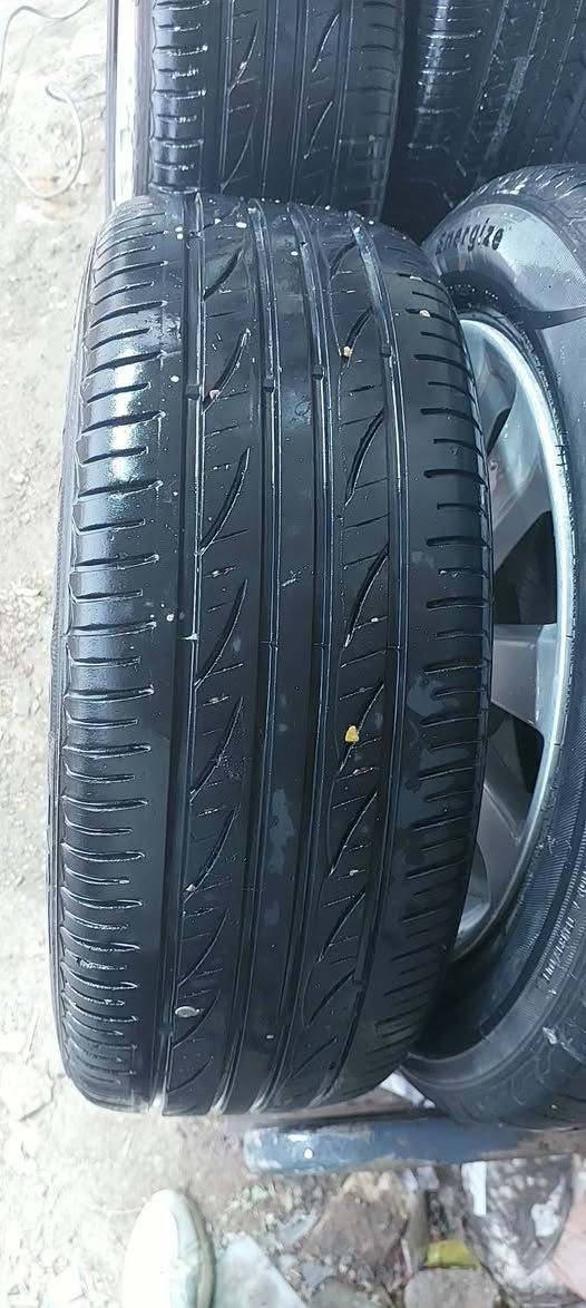 السلام عليكم تخم ويل كب كورلا حجم ١٦ اصلي شركه  وياله لا عواج ولا تصليح ولا الحيم تخم تاير نضيف كلش الربيع او مراوس مكان بغداد ***********
