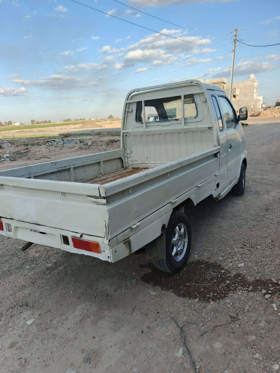 2007 اوراق شاصي معمر كهربائيات جديده تخم تاير 15 ومجال مكانها بلد والاسحاقي اتصل ***********
