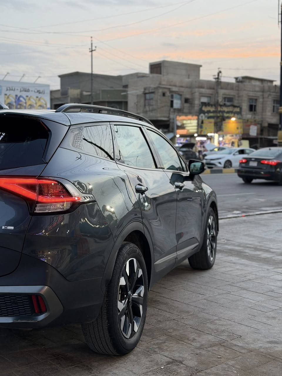 ﷽
سبورتج SPORTAGE 2023 Xline للبيع 🔥

‏حادث السيارة وارد امريكي حاثها جامغ امامي نص صبغ ونص البنيد صبغ وبيها بارد خفيف بدون دواخل بدون ايرباك سيارة كلها ليبل واحد  
_
المسافة المقطوعة : 30.000Mile 
‌‌‌‎المحرك :2500 GDi المرغوب 
رقم الشاصي  : 5XYK6CAF8PG104879 
اللون : نفطي مميز ☑️
السعر : 215 ورقة وبيها مجال اتصل وتدلل 💵
*
المواصفات Xline المعروفة : بانوراما + لايت زنون عدسة مو طاسة + بصمة ابواب + تشغيل عن بعد + وجنطة ذكية تفتح عند الاقتراب وعن بعد - رادارات امامي وجانبي وتوقف ذاتي عن اقتراب السيارة قيادة اليه تحديد سرعة وتحديد مسار وكامرة دوارة - شاشه ديجتال متصلة وگيجات متغيرة حسب اوضاع القيادة - شاشة لعرض الوسائط ومعلومات وتفاصيل السيارة وتدعم خاصية ابل كار بلي -شاشة لمكيف الهواء وعرض تفاصيل درجات الحرارة - تبريد قطعتين - اضائة ليد امامي خلفي + عدسات زنون عالي وناصي - تبريد منفصل مناخين - كشنات تدفئة وكشن السايق كهرباء - الشحن السريع وايرليست +منافذ شحن واير + منافذ usb وtbs - انارة عند الاقتراب من بصمة ابواب السيارة - اربعة وضعيات للقيادة (sports +smart +Snow +normal ) - گير (ATM) 8 نمر
____
للاستفسار الاتصال على الرقم *********** 
‌‌‌‌‌‎ مكان السيارة بغداد البياع ( السيدية) 🌎
